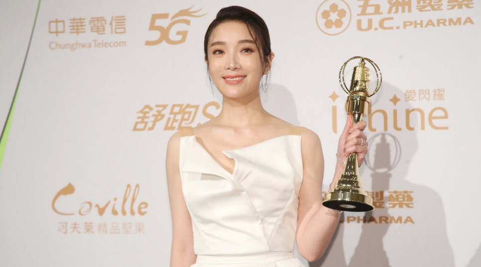 蔡淑臻憑著《噬罪者》出軌人妻角色獲得金鐘獎。