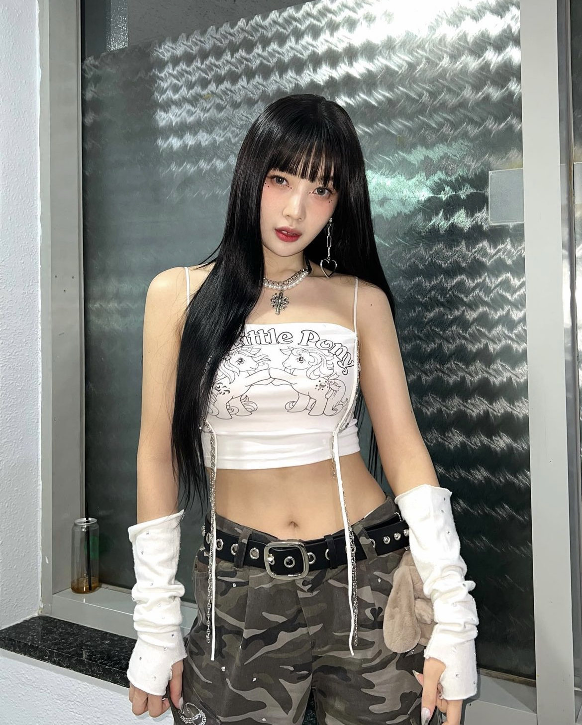 齊瀏海直長髮代表JOY