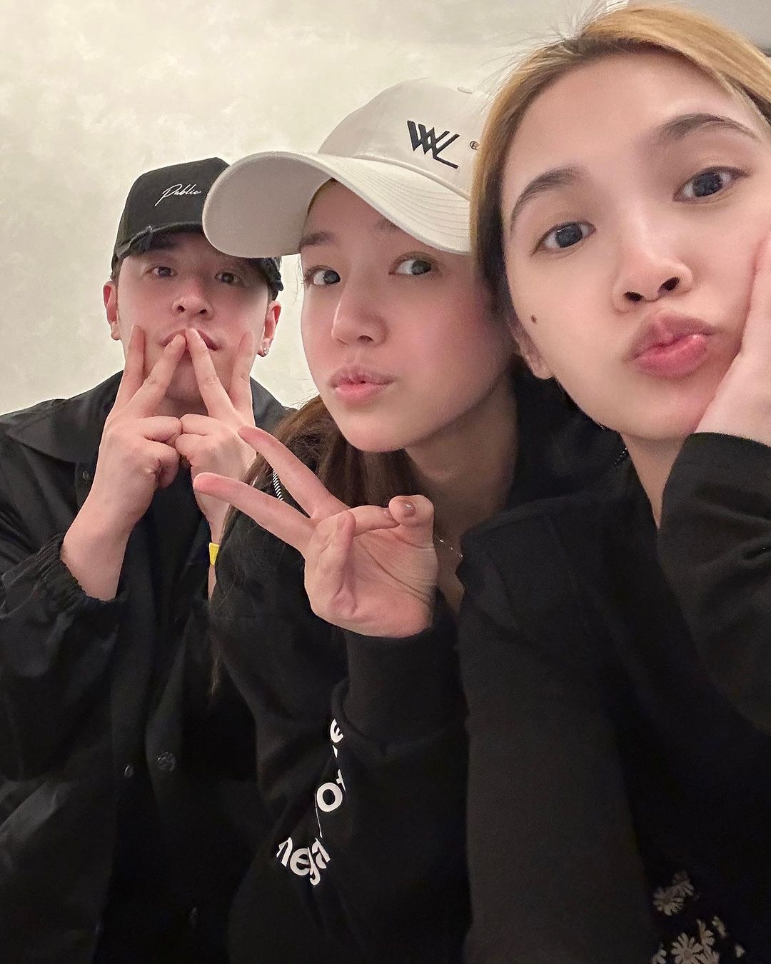 楊丞琳、潘瑋柏、陳妍希近期開心聚會。