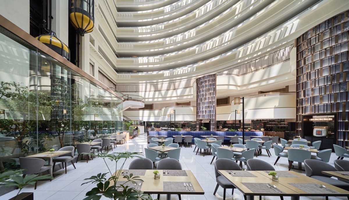 Sunny Buffet用餐區明亮大器。