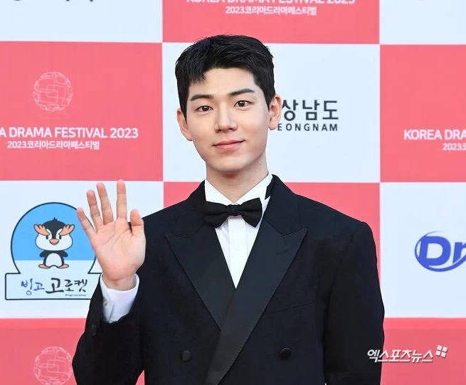 裴賢聖有望飾演韓版「賀子秋」