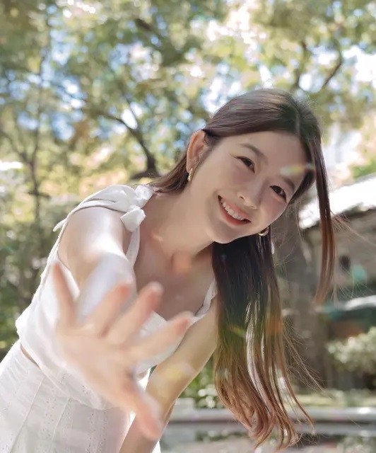 「查理」氣質清新不做作。