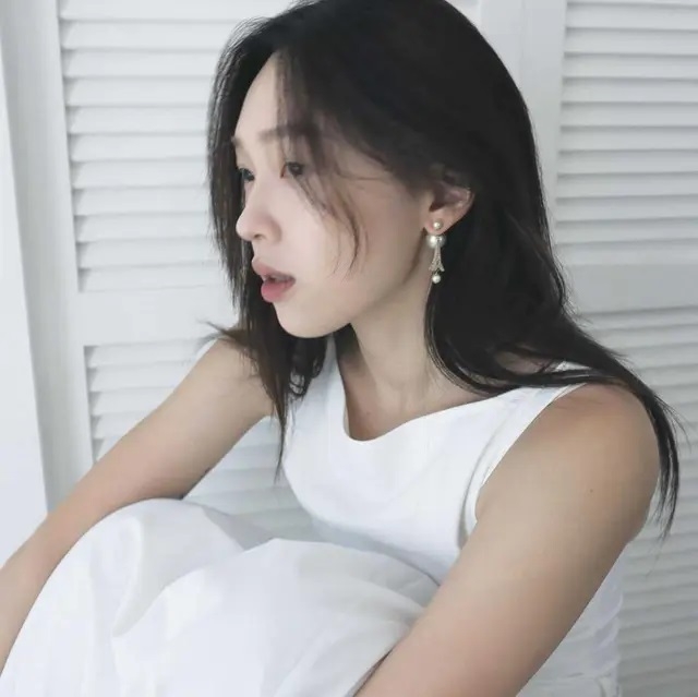 YouTuber「Mindy」亮麗外型相當吸引人。