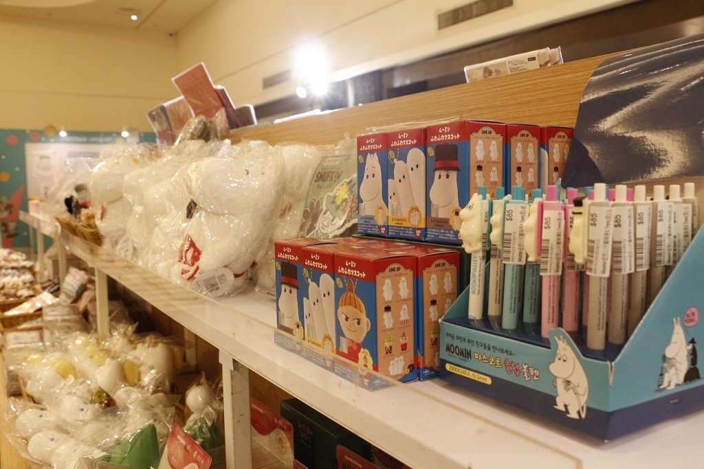 10月25日～11月26日在一館9樓舉辦全台首發的《姆明禮物派對限定快閃店》