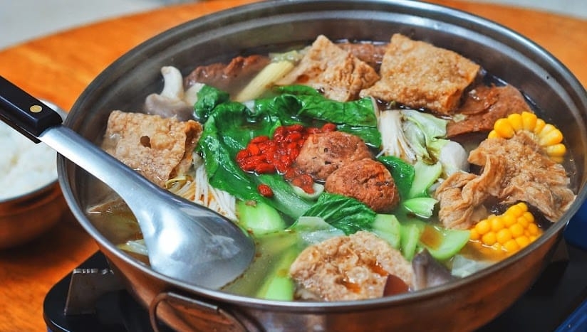 泉記素食薑母ㄚ是台中第一間素食薑母鴨