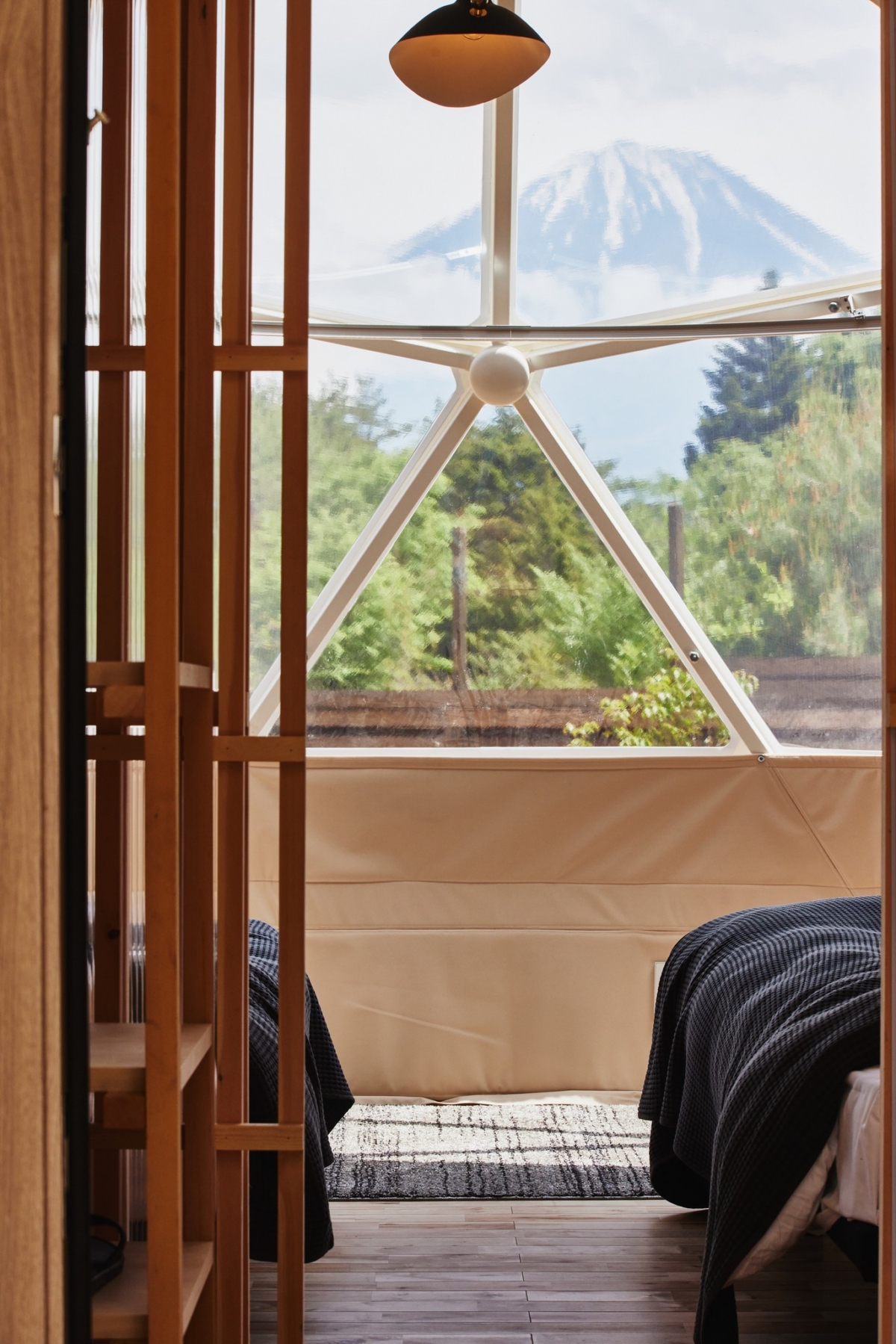 「SUN Dome」內部可見富士山。