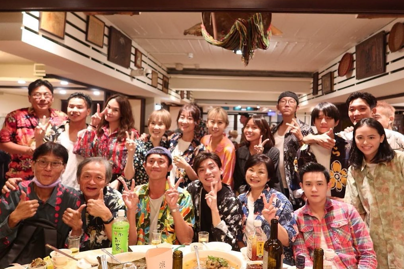 《有生之年》殺青宴全體大合照。