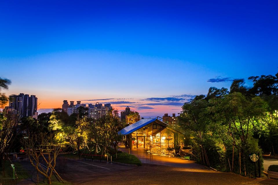 星巴克絕美特色門市10：淡水雲門門市