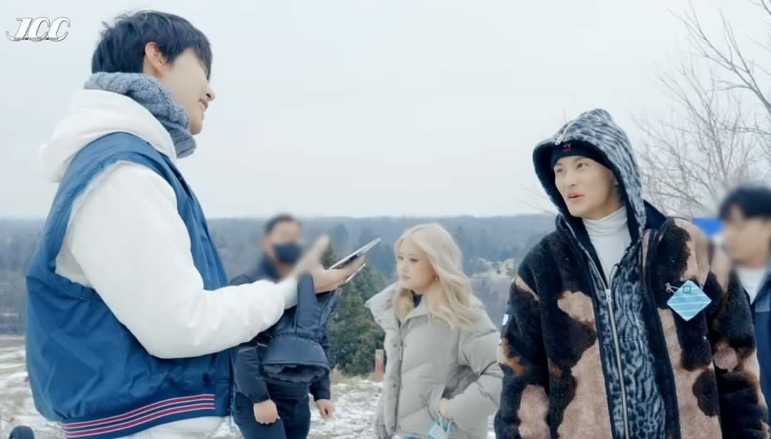 國外惡質私生飯全程黏在成員旁邊