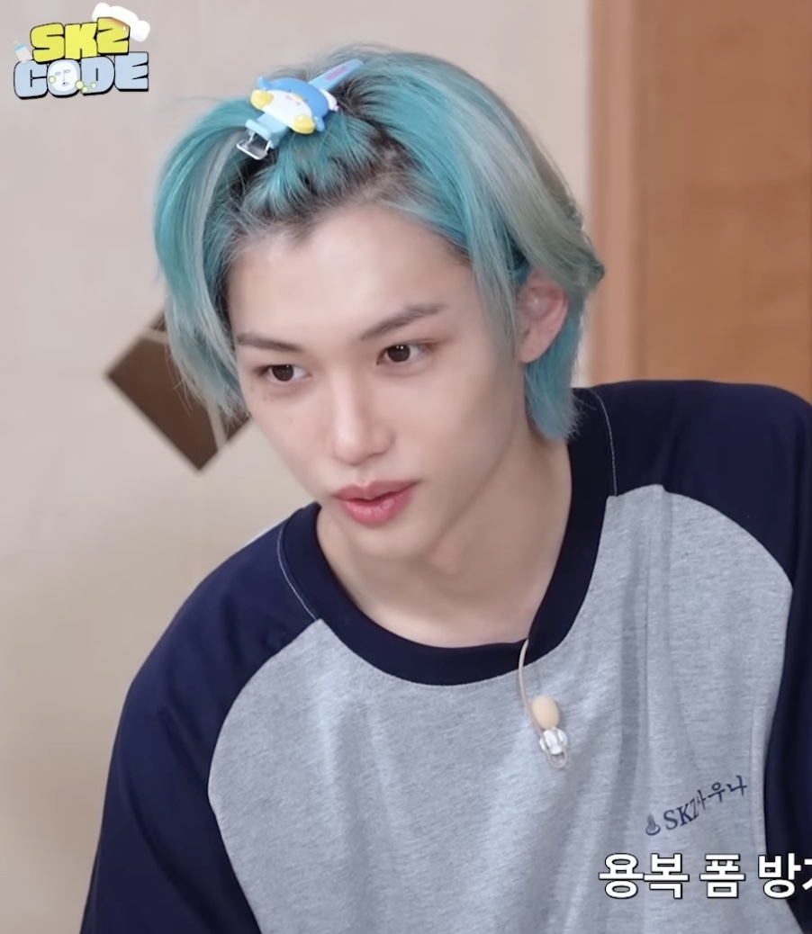 Stray kids的Felix曾在團體節目上夾山姆企鵝的髮夾