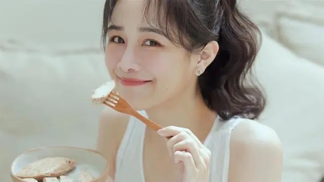 「千千」漂亮可愛又有親和力。