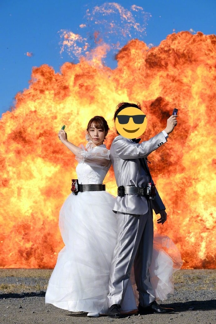 「爆破婚紗照」充滿日本特攝感