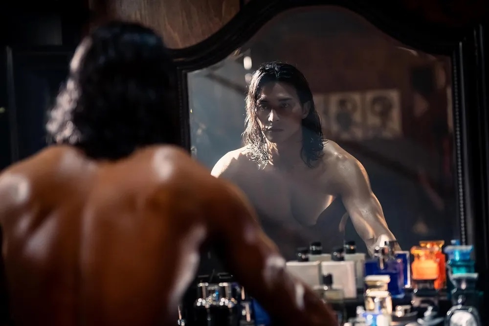 身材健美的金智勳在《芭蕾復仇曲》當中被譽為是「身材擔當」。