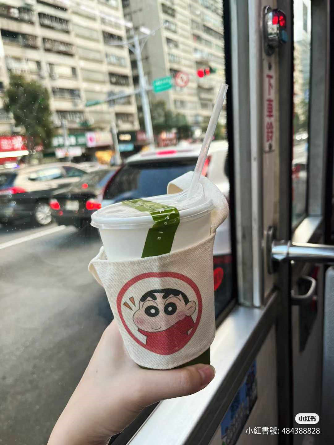 台灣隨處都可見的飲料提帶,獲得外國人喜愛