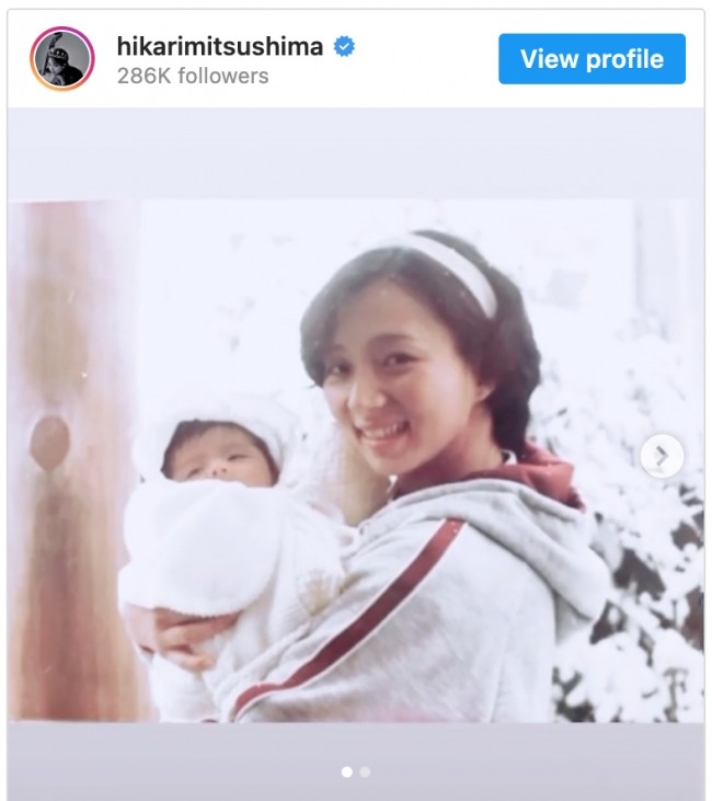 滿島光的母親在學校裡擔任體育老師,是個氣質美人。