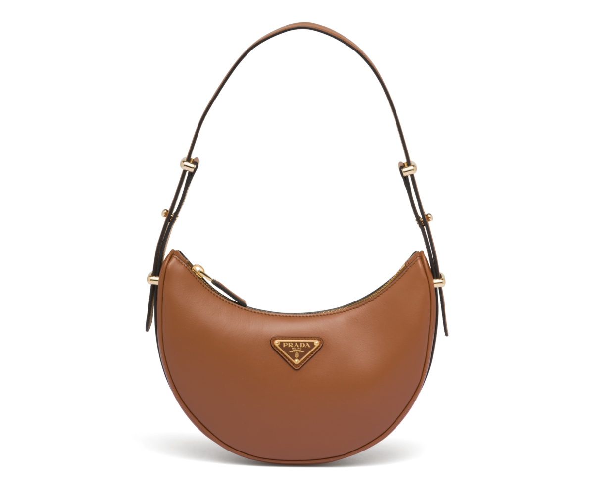 Prada Arqué 干邑色,參考定價 NT$74,000