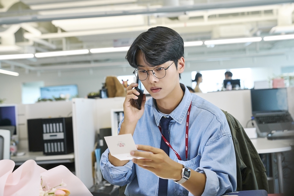 車學沇在《無人島的Diva》飾演「哥哥」姜遇學是YGN報導局記者。