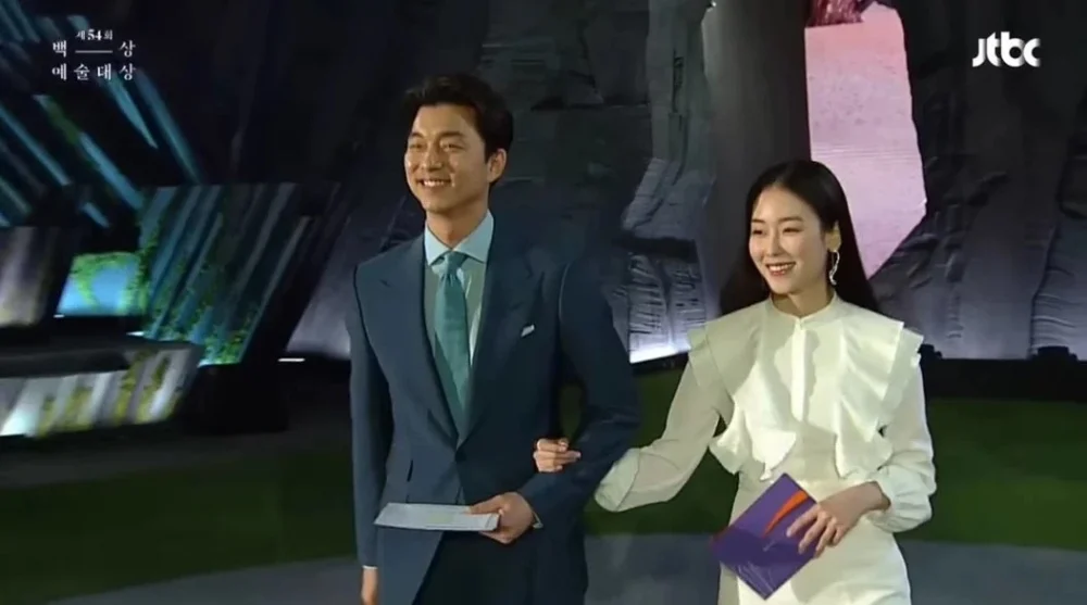 徐玄振與孔劉也在2018年通過百想藝術大賞，做為頒獎嘉賓一同亮相。