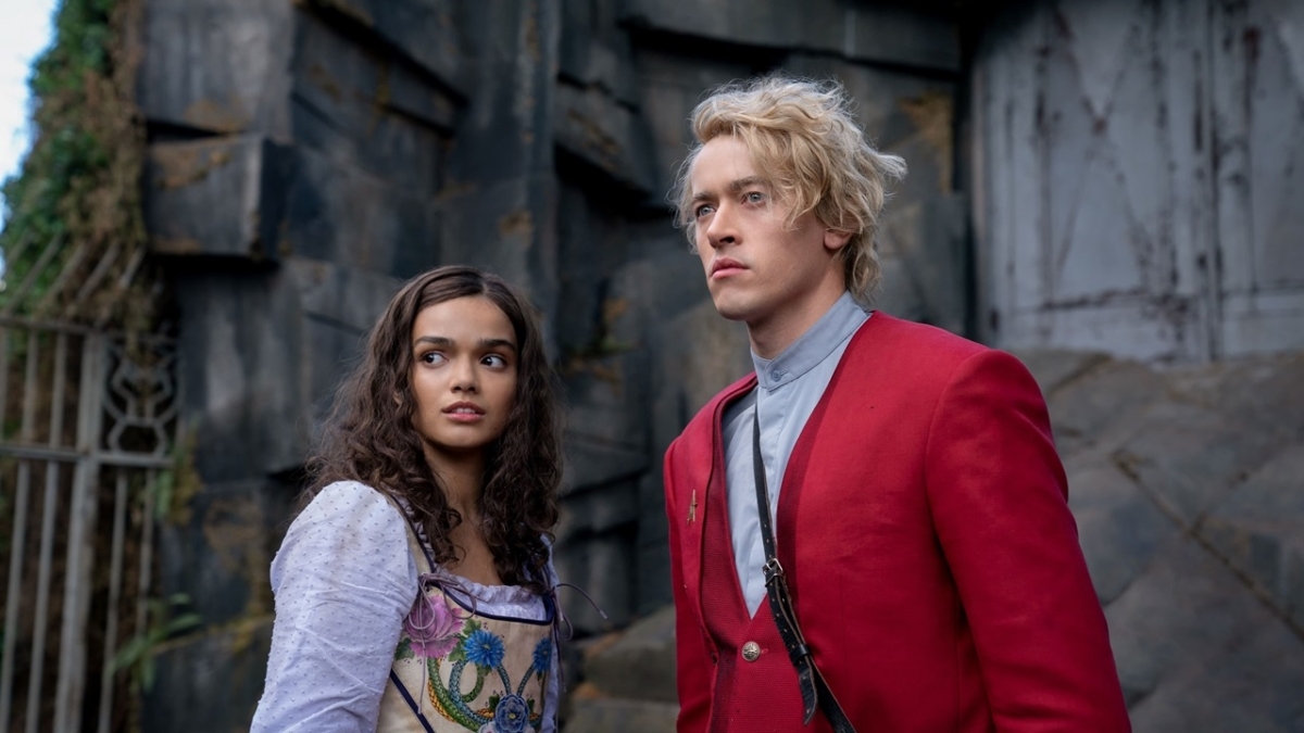 《飢餓遊戲：鳴鳥與游蛇之歌》男女主角