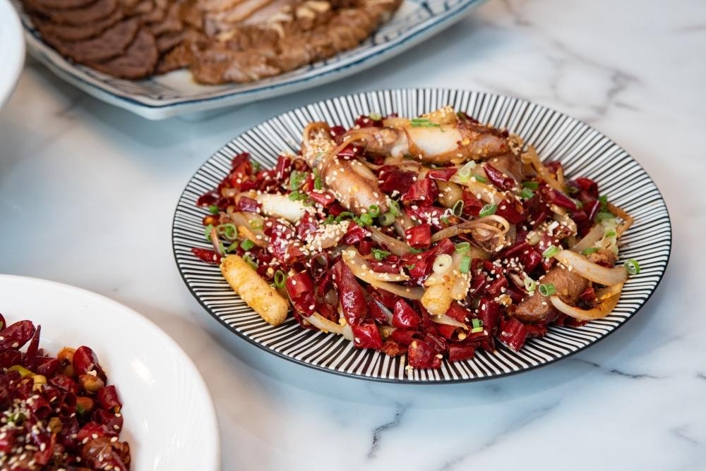 「三香年糕小卷」是微風南山二店獨家口味。