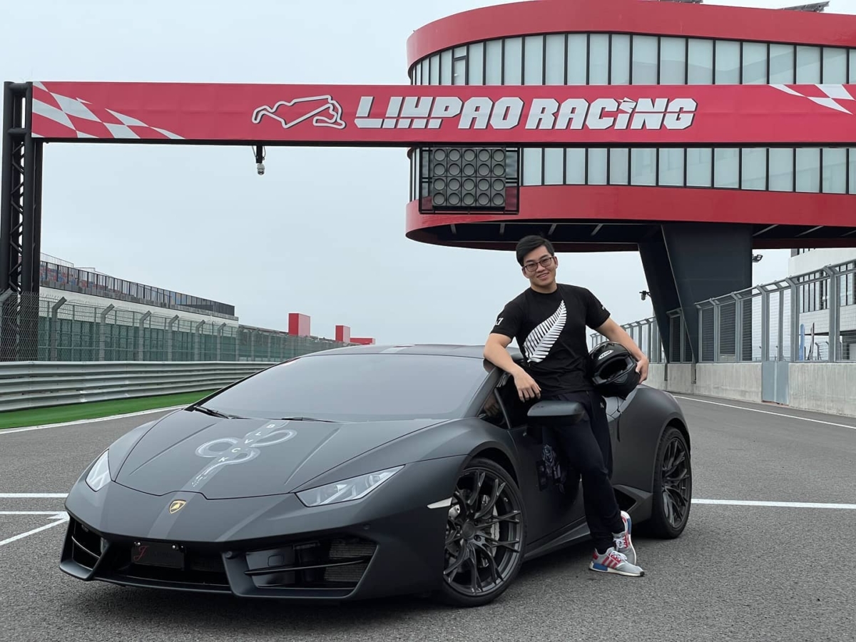 Joeman過往時常分享豪車