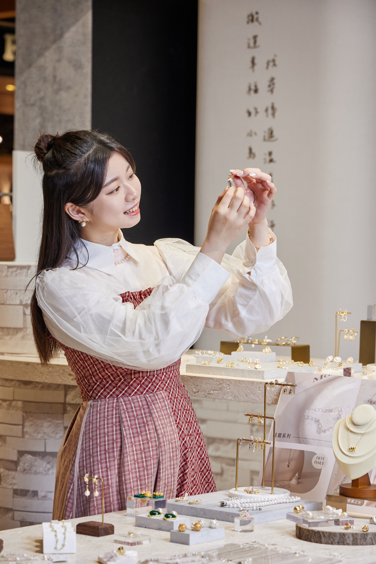 KOTORI｜誠品生活西門 1F｜蝴蝶結珍珠耳環 │推薦價890