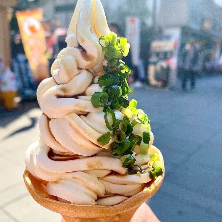 冰淇淋一圈一圈的樣子，像極了烏龍麵麵條