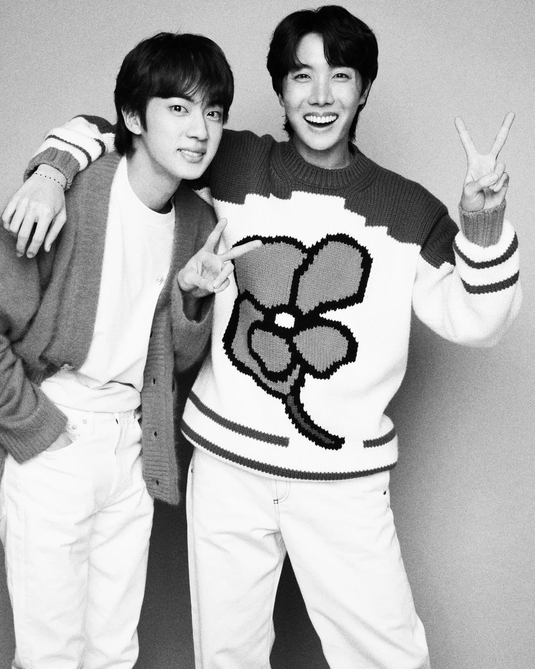 左邊為BTS成員Jin,右邊J-Hope