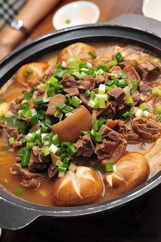 羊肉湯鍋-車庫羊肉爐是沒有招牌起家的隱藏版店家
