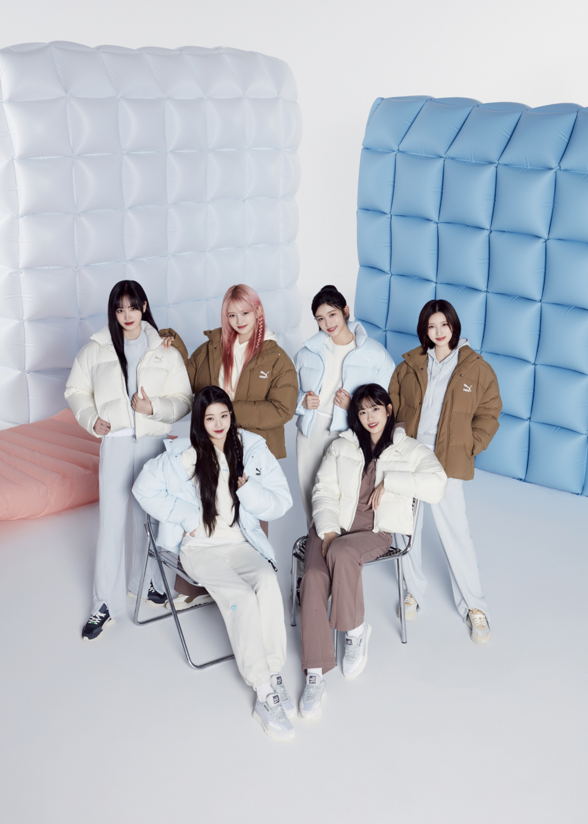 韓國大勢女團 IVE 在#PUMAxIVE 形象大片中腳踩人氣爆紅款 PUMA Bkltop Rider 章魚鞋