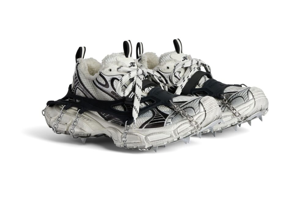 Balenciaga 黑白色網眼和聚氨酯3XL滑雪運動鞋,參考定價 NT$48,700