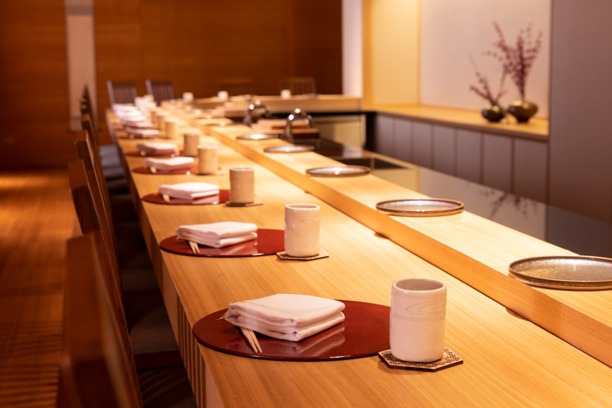 「すし桃」從料理供應到茶水服務都做到無微不至。