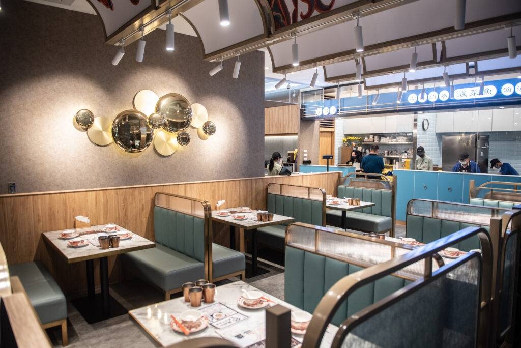 「鵝川」微風南山二店裝潢洋溢著摩登風格。