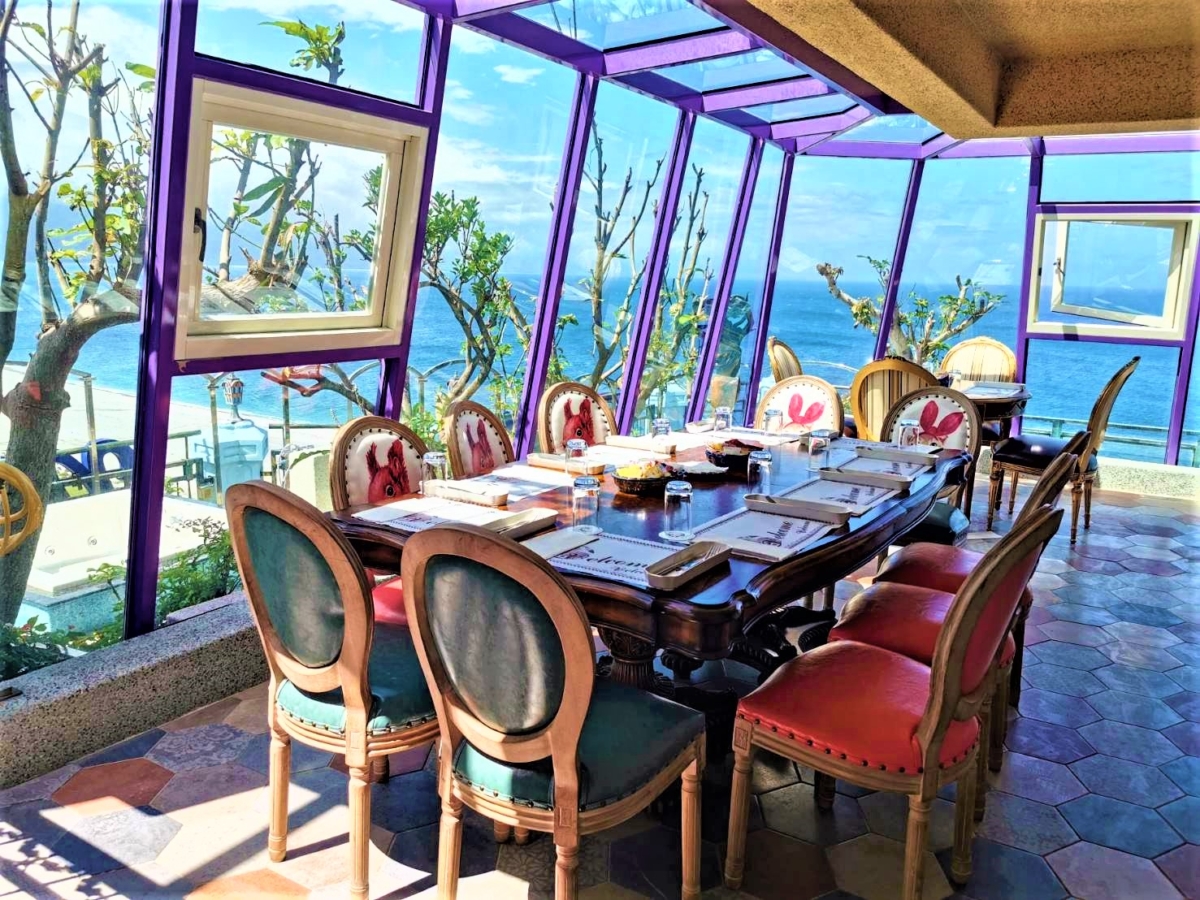 沐浴在陽光下用餐相當幸福。