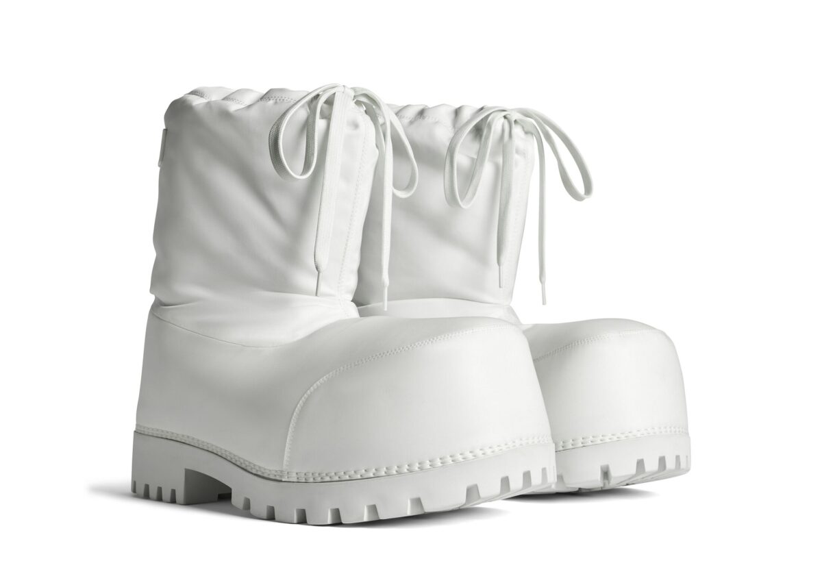Balenciaga 白色尼龍阿拉斯加低筒靴,參考定價 NT$39,700