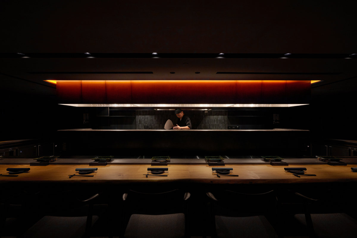 「fumée」餐廳設計風格低調當中帶著華麗。