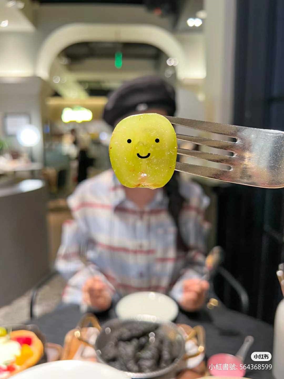 女生最近掀起一股不露臉的拍照風潮