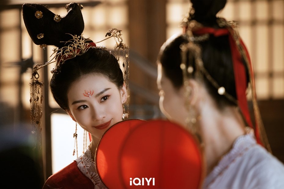 劉詩詩在《一念關山》同時展現英氣和嫵媚兩樣風情，令人深陷在女神的魅力之中。