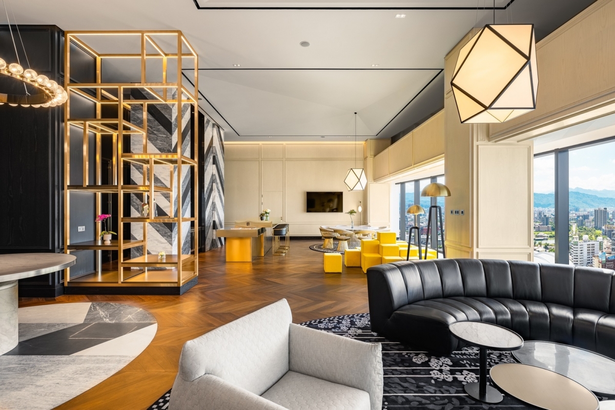 號稱擁有「中區第一高樓」美景的台中李方艾美酒店，融合巴黎時尚與在地人文的設計風格