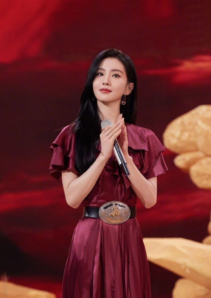 劉詩詩睽違11年登上陸綜，一身紅衣展現出《一念關山》女主角「任如意」的招牌形象。