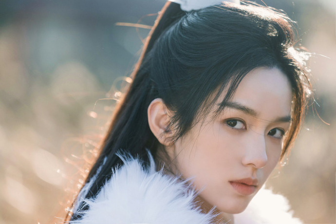 周也畢業於北京電影學院表演系2016級