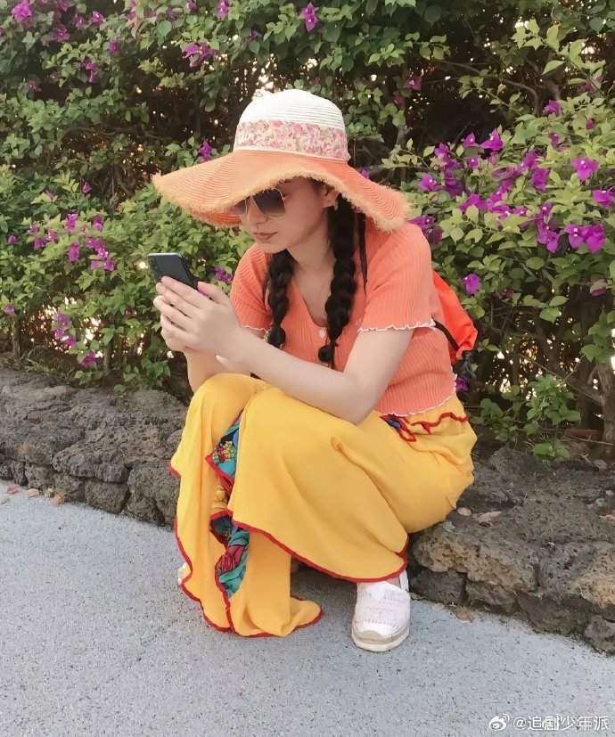 斕曦私下穿搭。