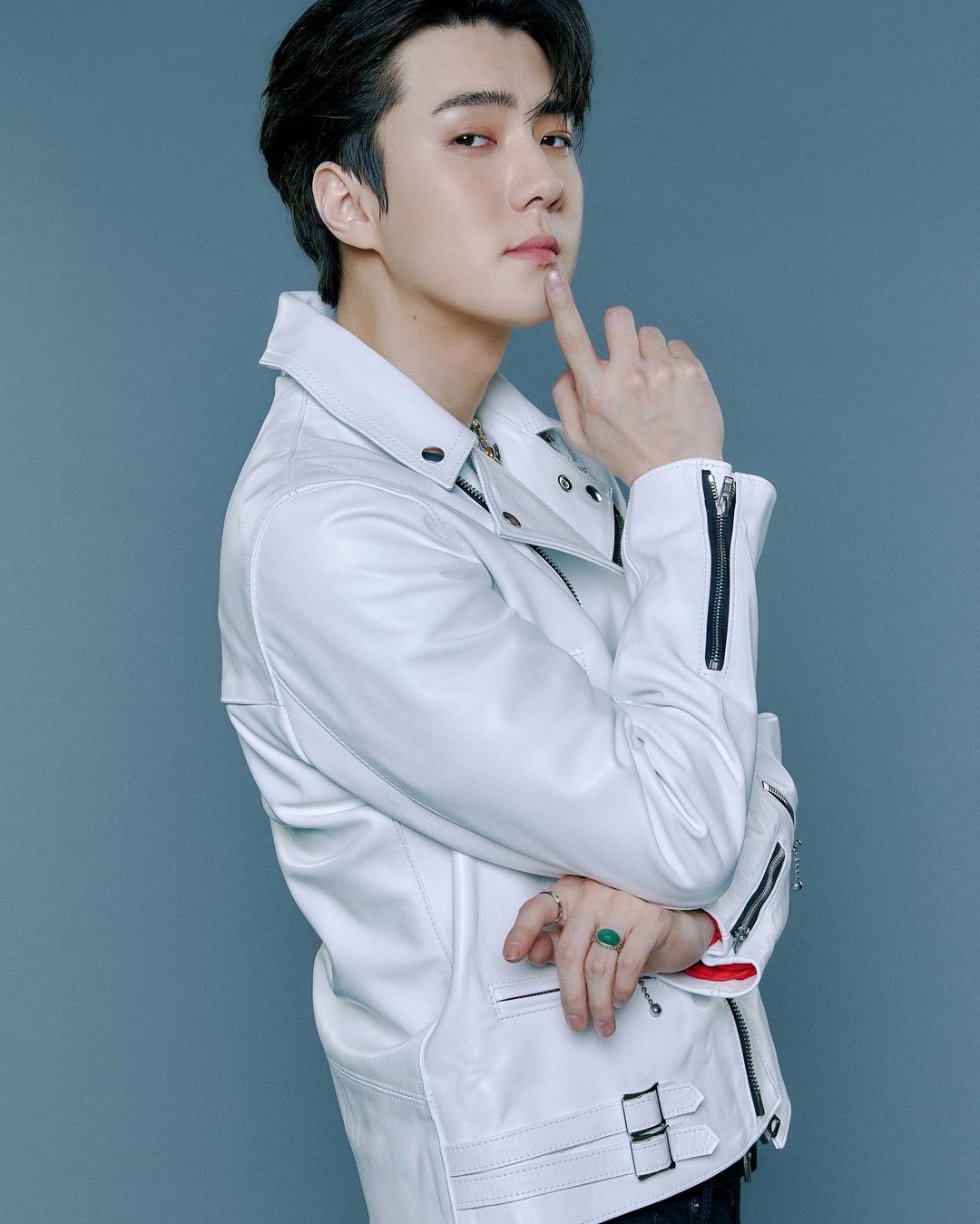 世勳入伍比KAI低調許多。