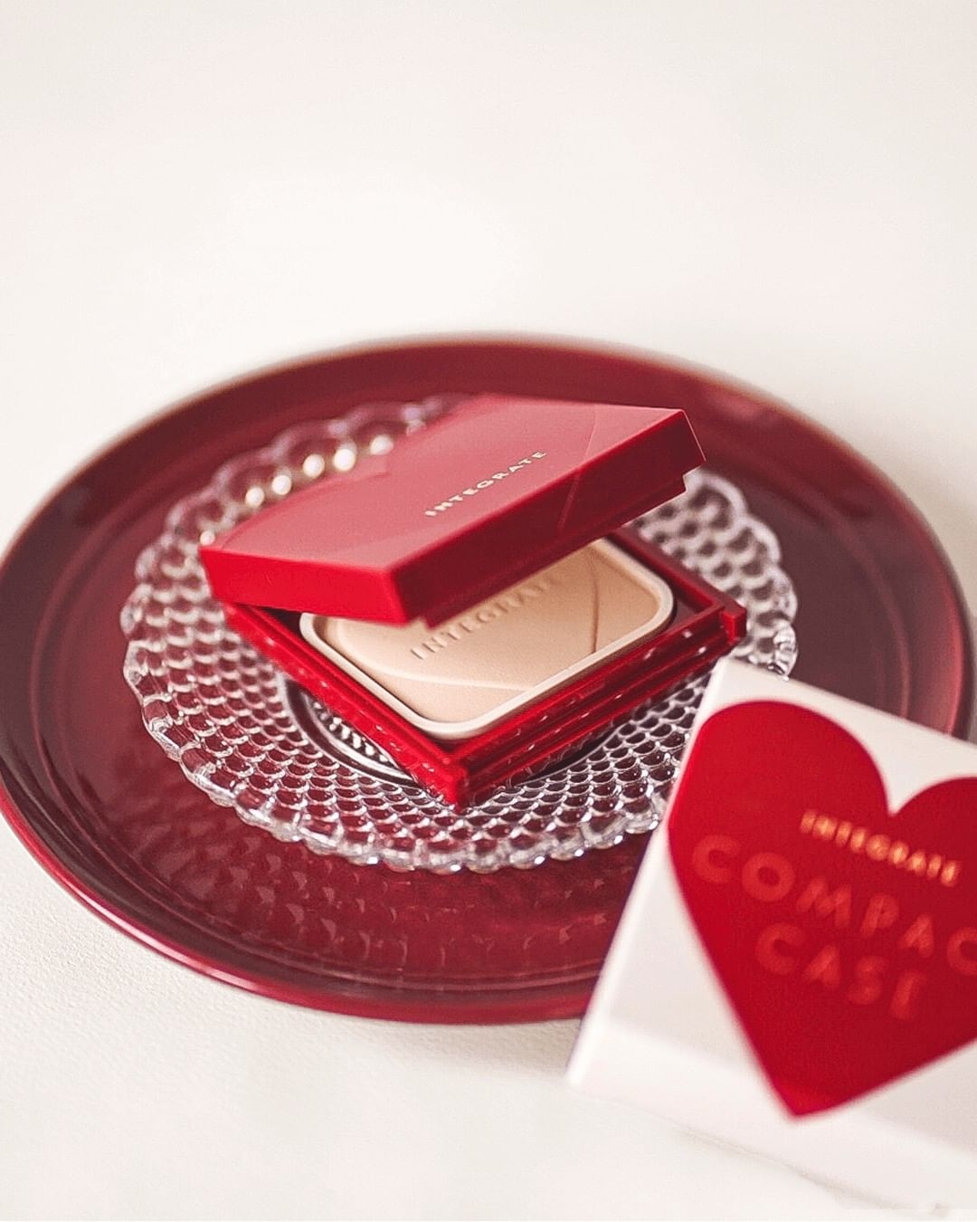 INTEGRATE 柔焦輕透美肌粉餅 10g，NT$410