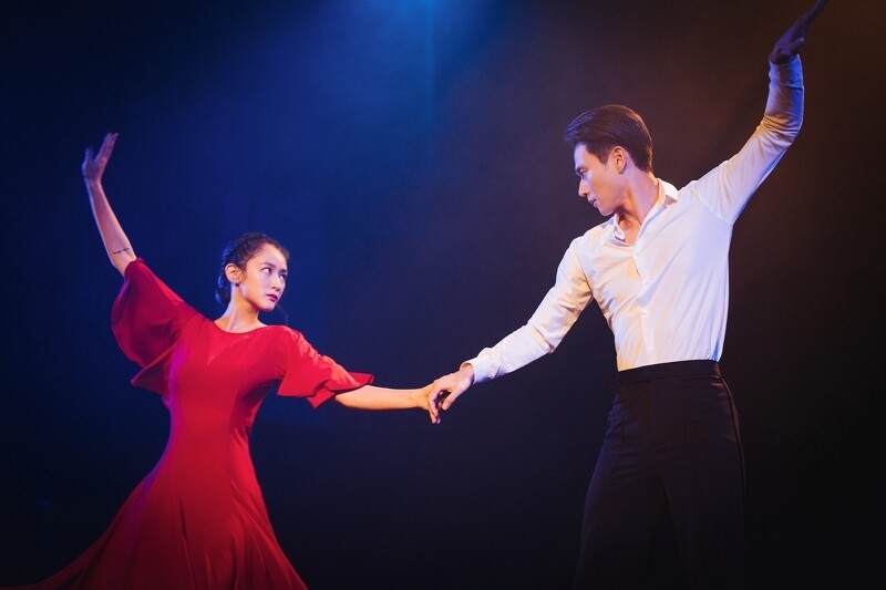 《非殺人小說》劉冠廷背著女友王淨偷吃空姐隋棠鬧出人命。