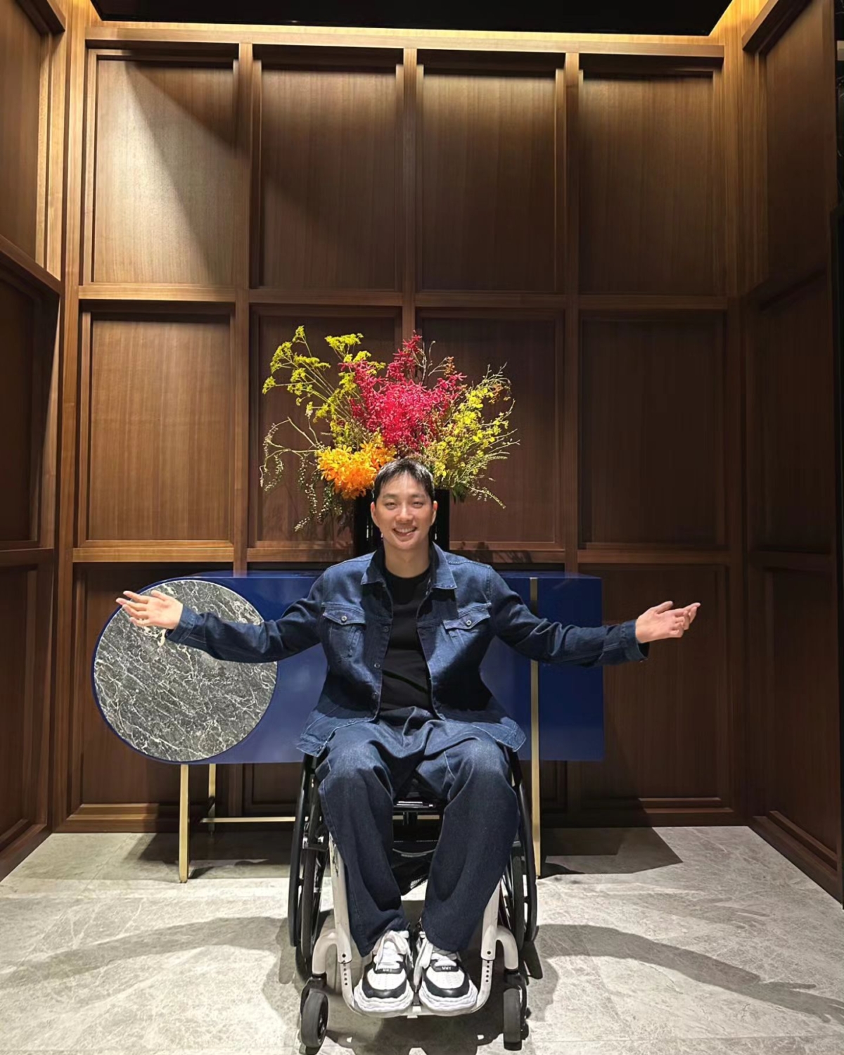 宋枝恩的男友朴維是執導過《奇蹟的兄弟》等作品的朴燦弘導演兒子