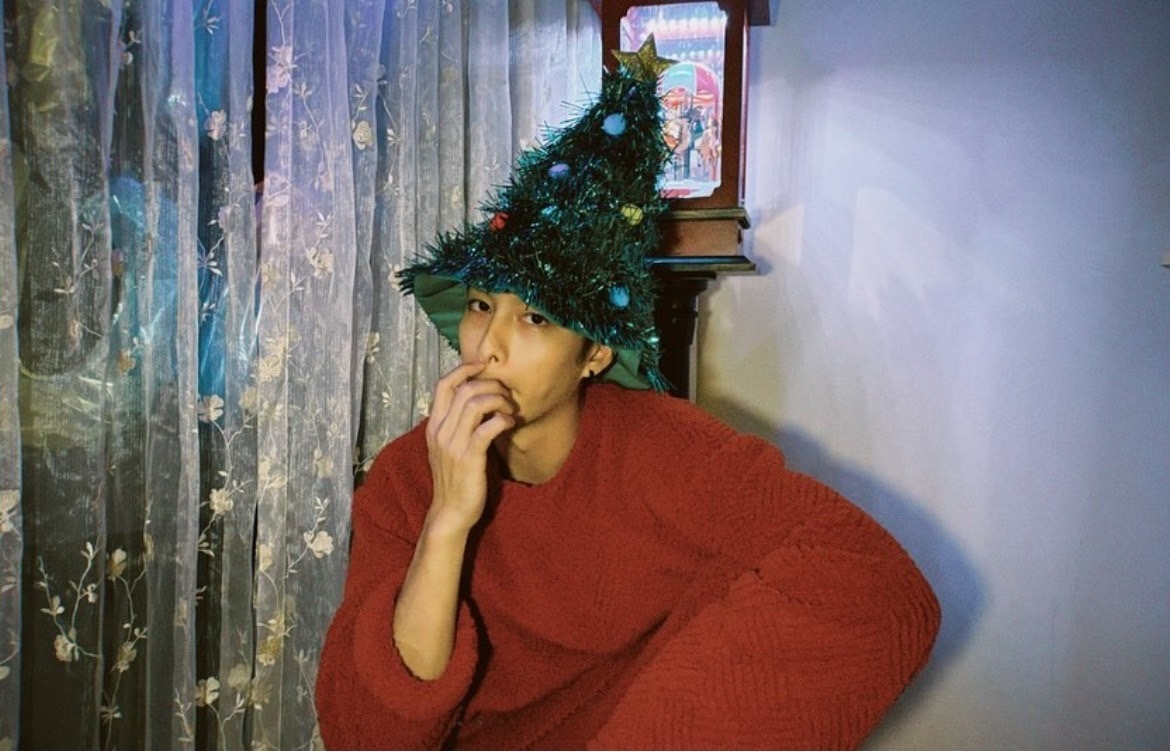 曹佑寧與王淨一起在家開聖誕趴