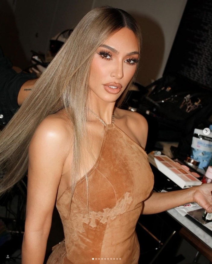 金卡戴珊7年前與前夫肯伊威斯特一起槓上泰勒絲