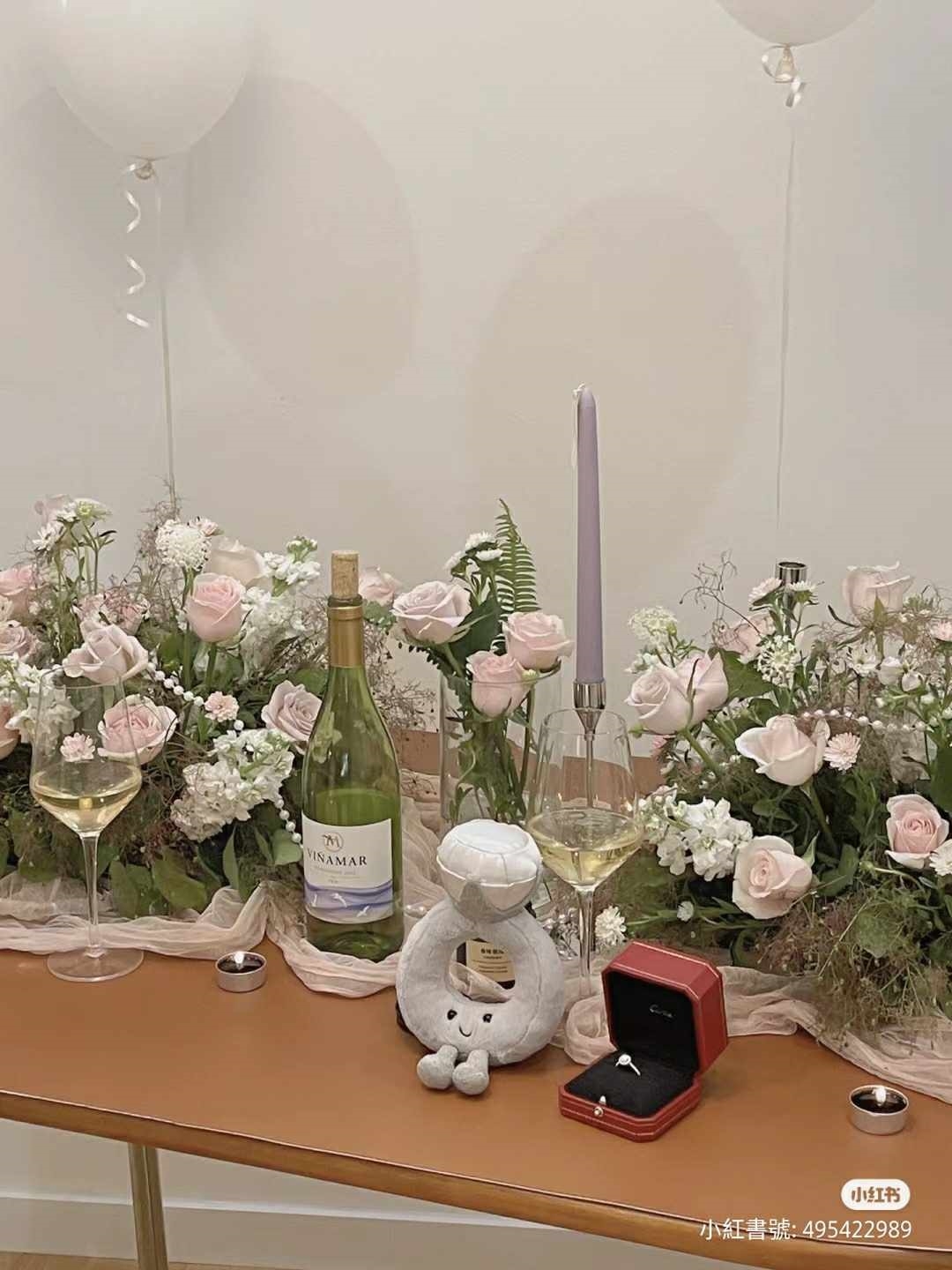 Jellycat娃娃搭配卡地亞戒指求婚