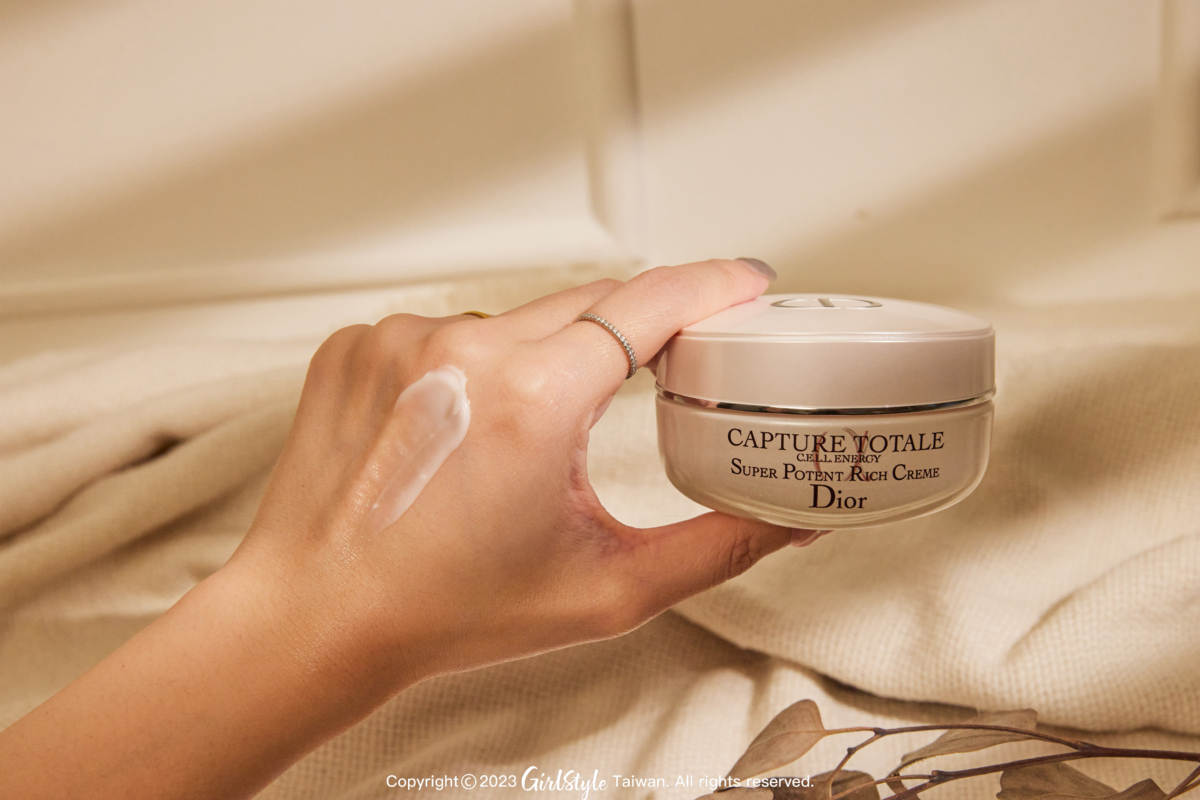 迪奧 逆時能量特潤霜50ML，NT$4,000